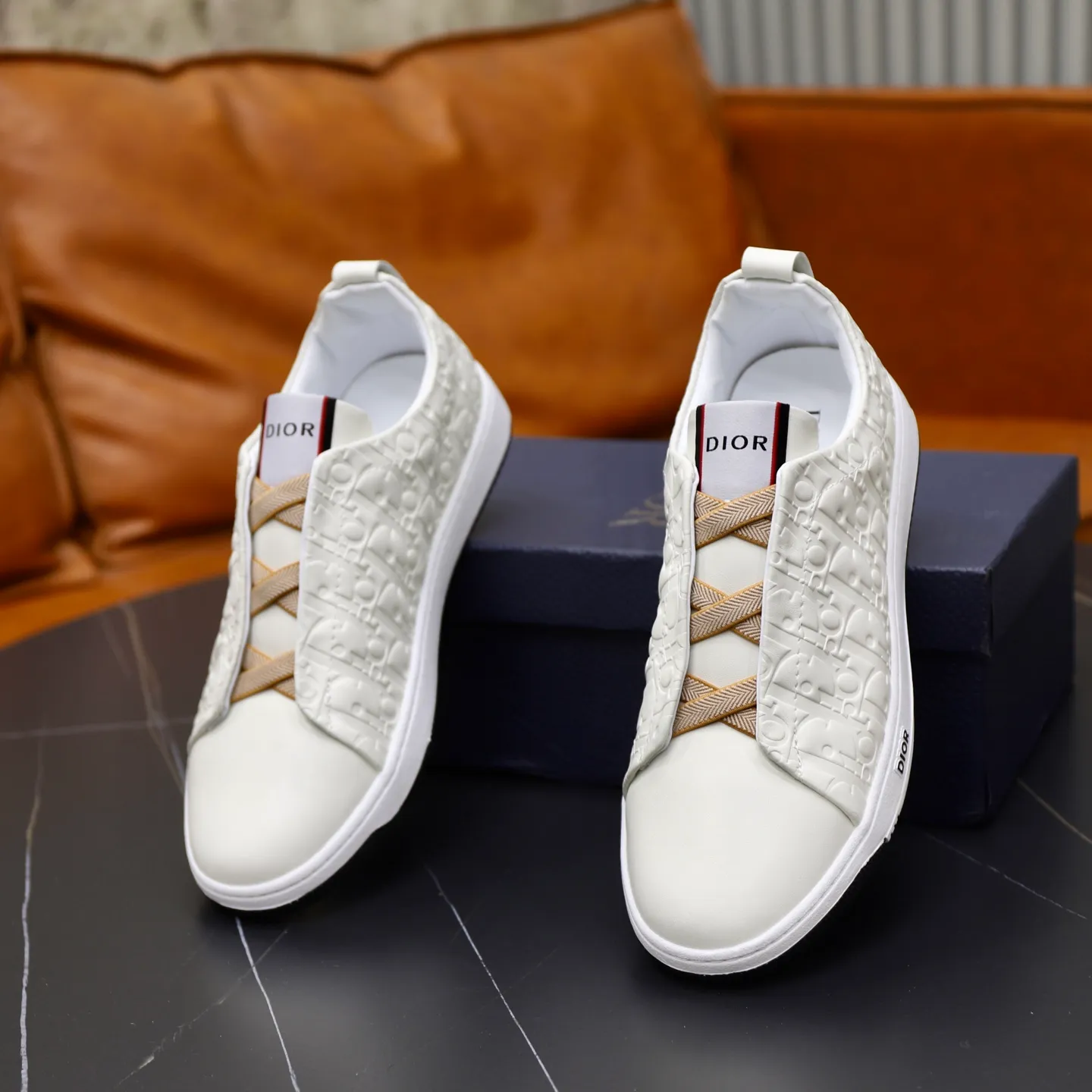 Ex-factory price: 442💰🙅‍♂️🙅‍♂️🙅‍♂️ Brand: Dior DIOR Standard code: 38-44 (45 customized) Grade: Same as the official website Material: Original leather splicing, comfortable and breathable lining, original wear-resistant outsole Style category: Men's fashionable casual shoes, running shoes, noble luxury brand elements, top luxury Color: actual picture color